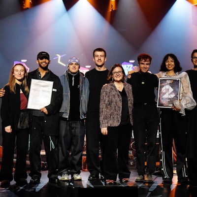 Die ersten beiden Plätze des Future-Sounds-Nachwuchswettbewerbs der Leverkusener Jazztage: das Darius Blair Quartett mit Korinna Krumpholz (Sparda-Stiftung), KOOB, mit Fabian Stiens (Leverkusener Jazztage).