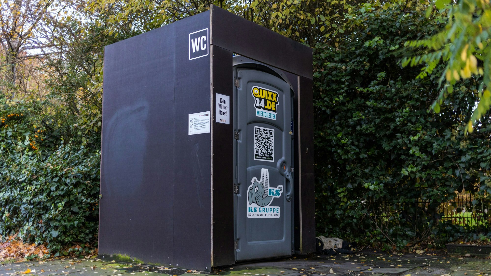 Eine öffentliche Toilette am Skulpturenpark.