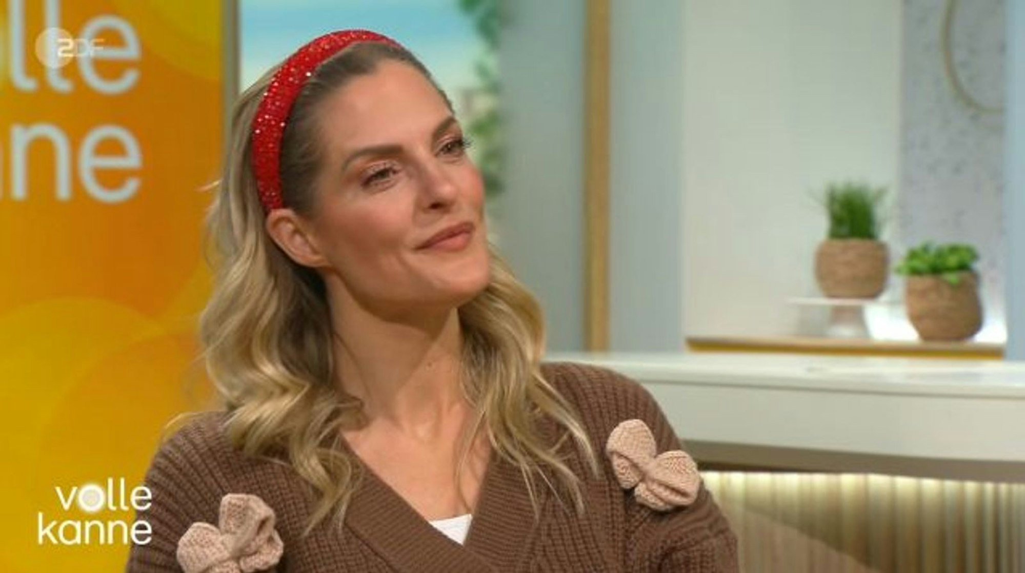 No Angels-Sängerin Sandy Mölling kritisierte in der ZDF-Morgenshow „Volle Kanne“ US-Präsident Donald Trump scharf. (Bild: ZDF)