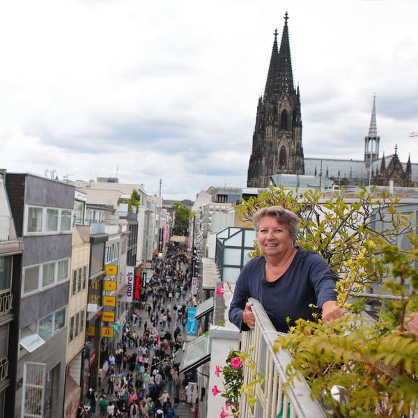 Ruth Jatzkowski hat von ihrem Balkon sogar Aussicht auf den Dom.