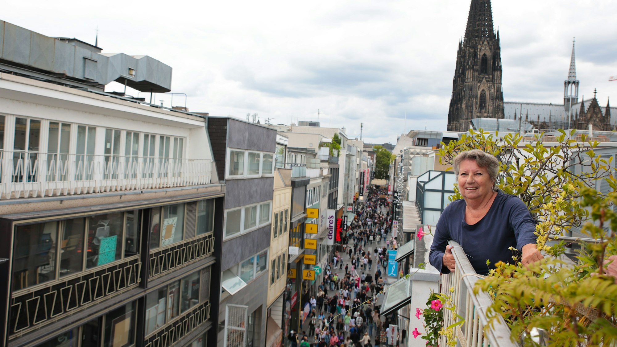 Ruth Jatzkowski hat von ihrem Balkon sogar Aussicht auf den Dom.