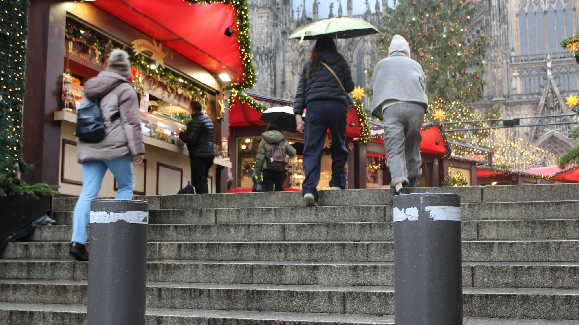 Weihnachtsmarkt am Dom: Wie sicher fühlen sich Besucherinnen und Besucher?