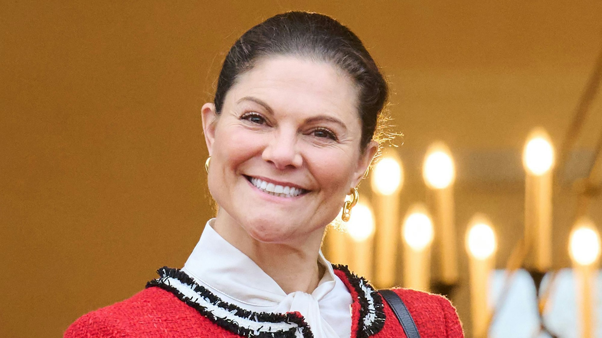 Kronprinzessin Victoria von Schweden lacht.