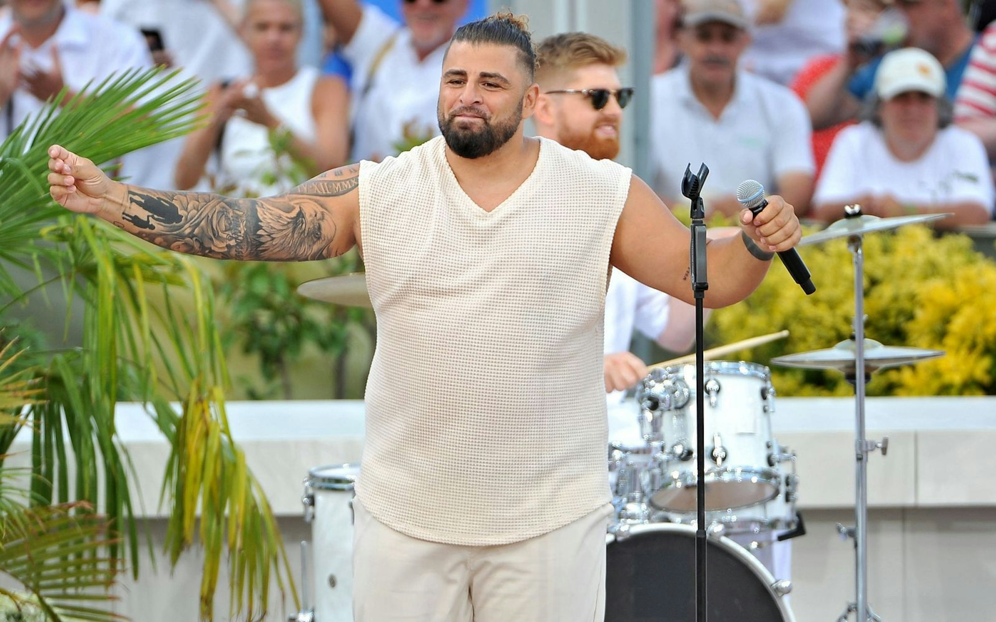 Versuch eines Comebacks: 2023 trat Severino Seeger beim ZDF-“Fernsehgarten“ mit dem Prince-Cover „Purple Rain“ auf. (Bild: IMAGO / STAR-MEDIA)