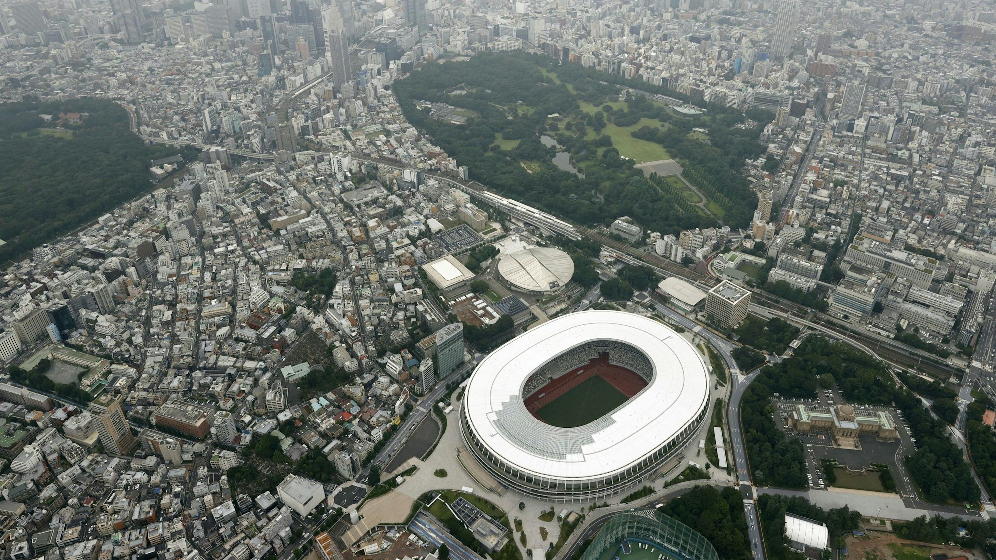 Das Nationalstadion, aufgenommen aus einem Hubschrauber von Kyodo News.