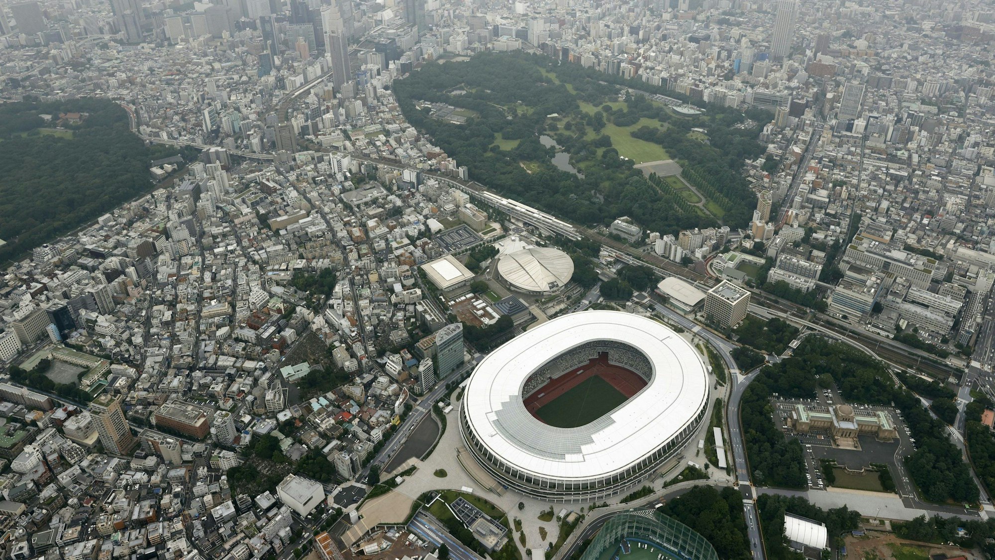Das Nationalstadion, aufgenommen aus einem Hubschrauber von Kyodo News.