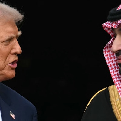 US-Präsident Donald Trump begrüßt den saudischen Kronprinzen Mohammed bin Salman am Dienstag (18. November) vor dem Weißen Haus.