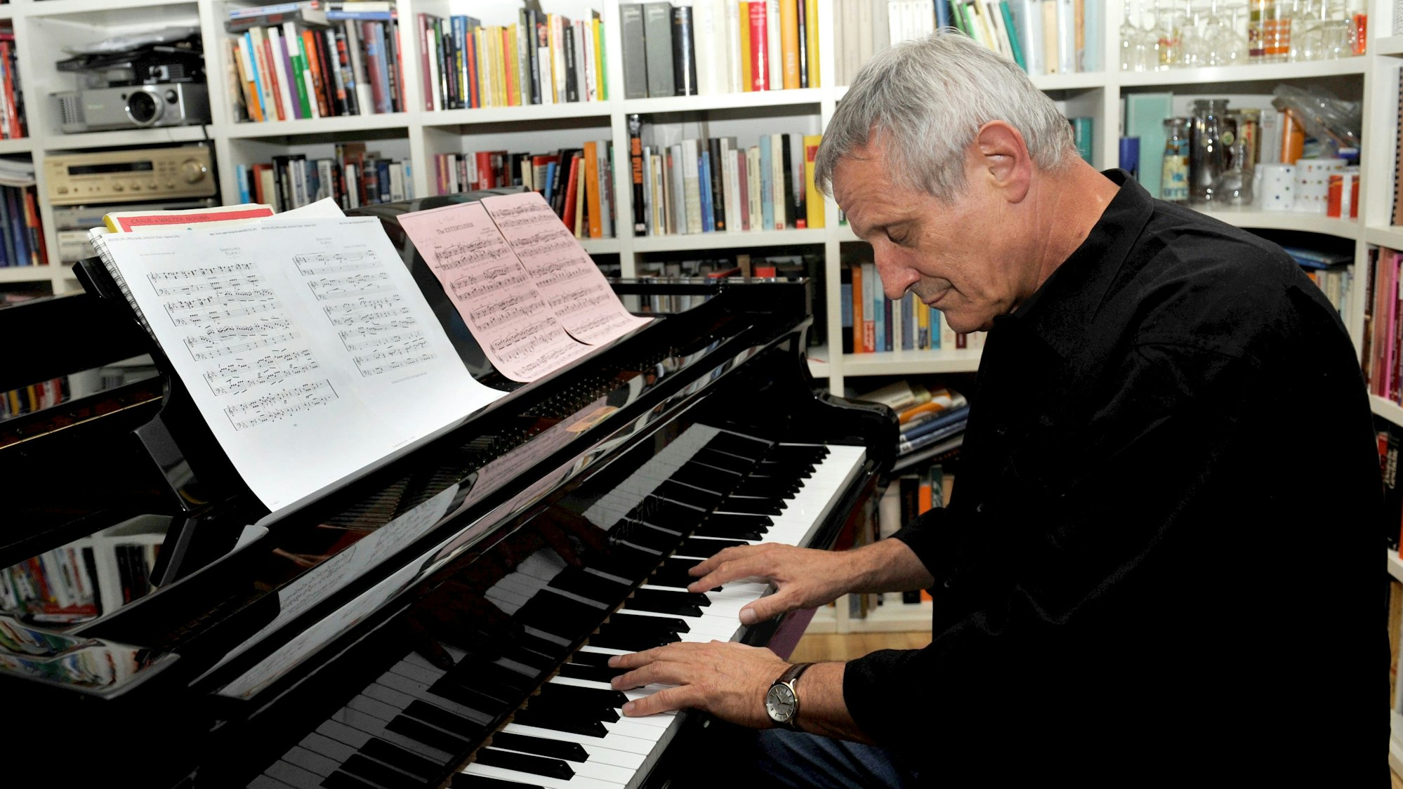 Der Liedermacher, Komponist und Schauspieler Konstantin Wecker feiert als Musiker seit Jahrzehnten Erfolge (Archivbild).