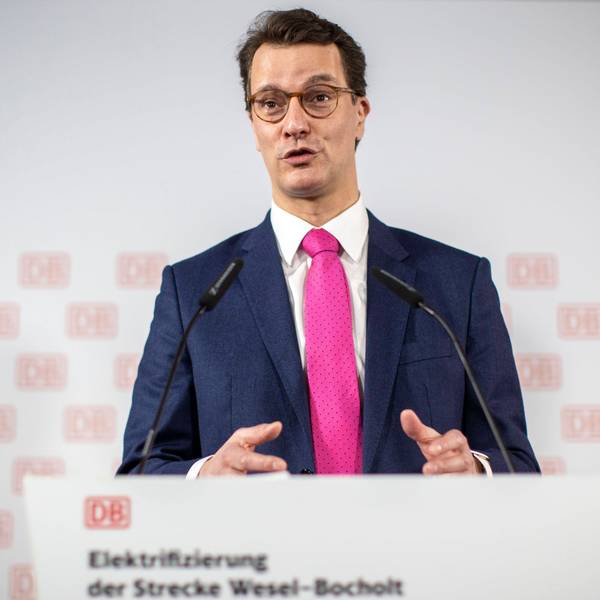 Hat langsam kein Verständnis mehr für die Bahn: NRW-Ministerpräsident Hendrik Wüst. (Archivbild)