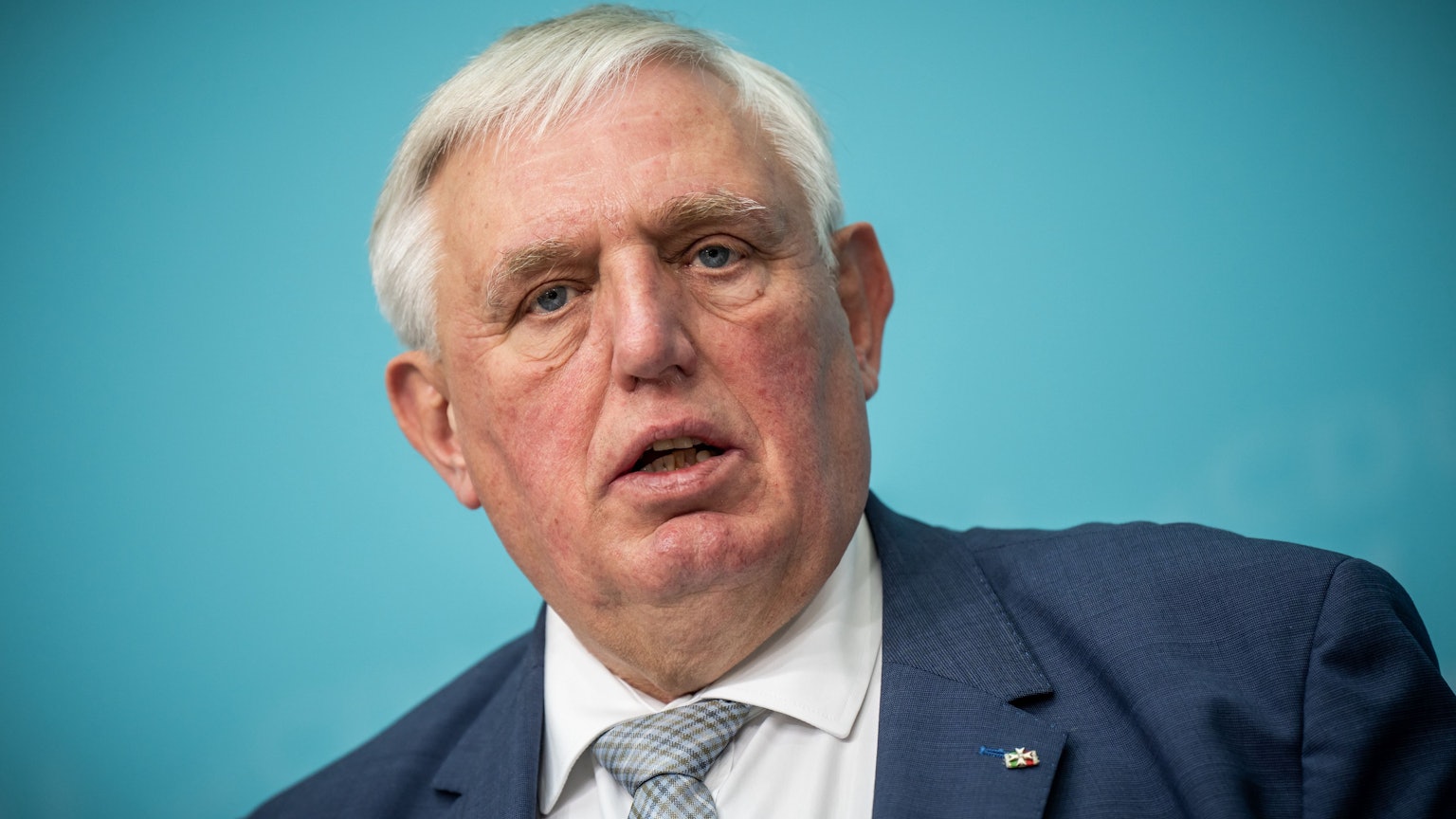 ARCHIV - 18.03.2024, Berlin: Nordrhein-Westfalens Gesundheitsminister Karl-Josef Laumann spricht bei einer Pressekonferenz. (zu dpa: «Laumann: «Keine Hintertür» für Zusammenarbeit mit der AfD») Foto: Michael Kappeler/dpa +++ dpa-Bildfunk +++