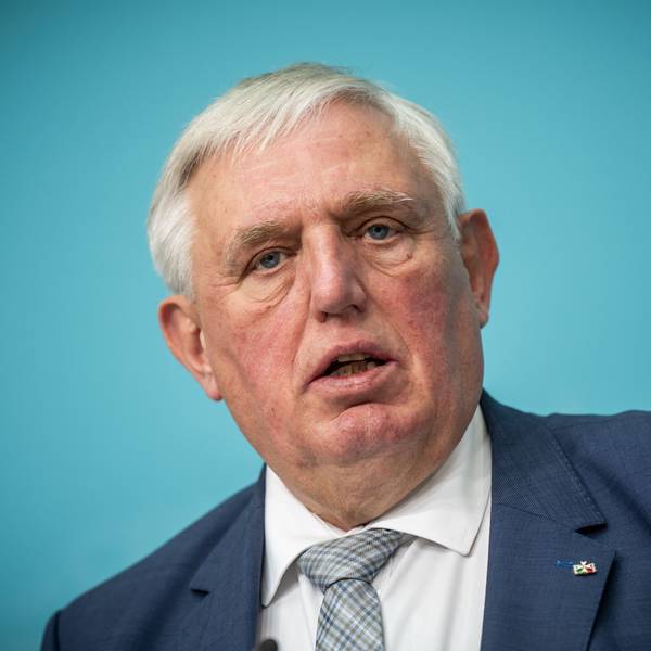 ARCHIV - 18.03.2024, Berlin: Nordrhein-Westfalens Gesundheitsminister Karl-Josef Laumann spricht bei einer Pressekonferenz. (zu dpa: «Laumann: «Keine Hintertür» für Zusammenarbeit mit der AfD») Foto: Michael Kappeler/dpa +++ dpa-Bildfunk +++