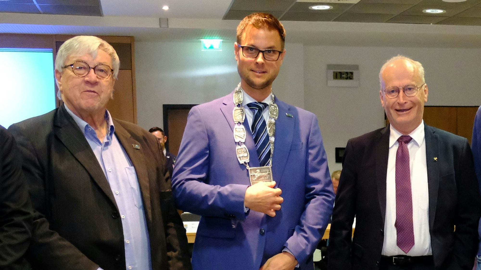 Günter Kornell, Michael Fingel und Hans-Peter Schick bei der offiziellen Verabschiedung im Ratssaal.