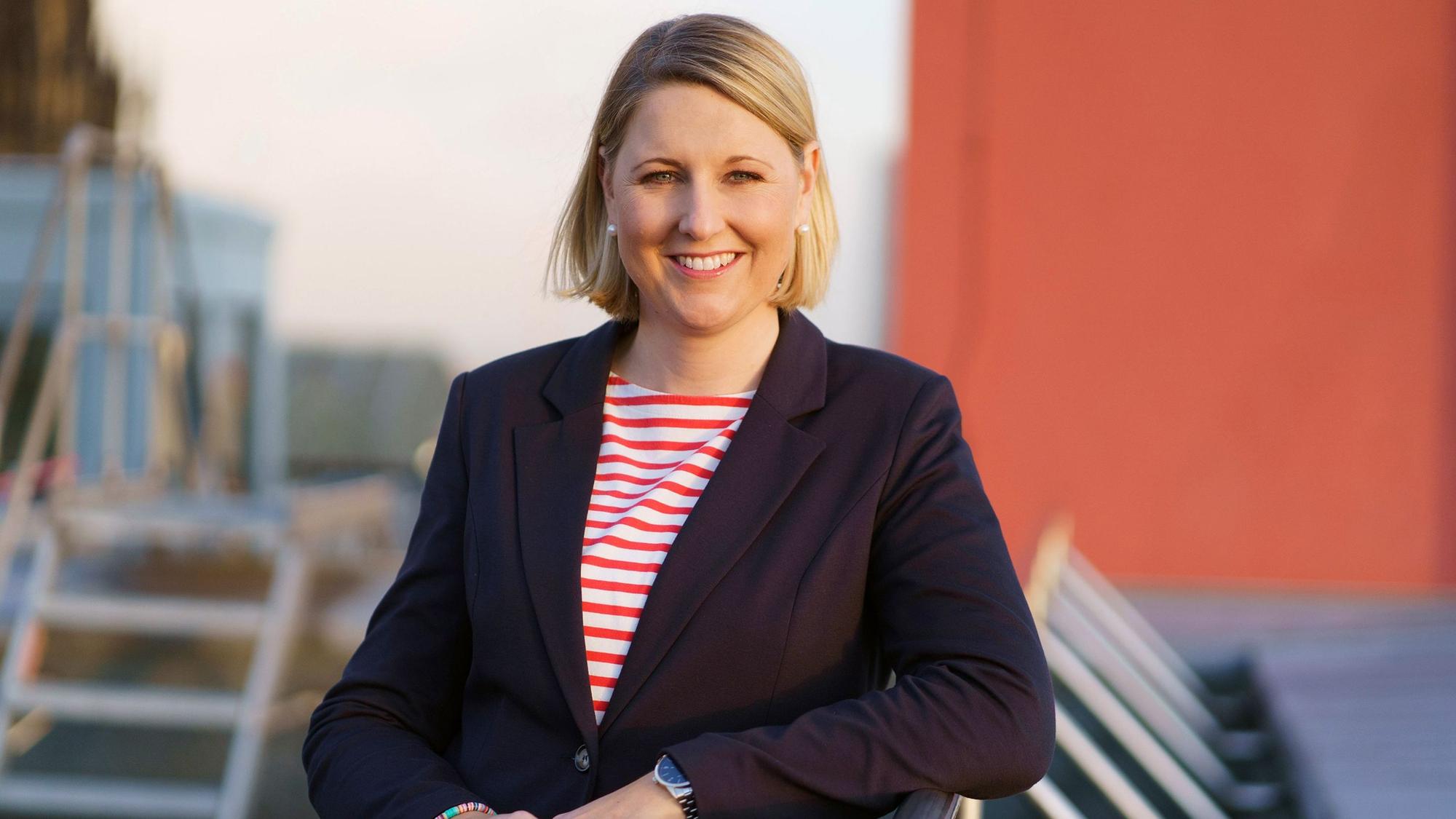 WESTDEUTSCHER RUNDFUNK KÖLN
Gudrun Engel - Studioleiterin Washington
