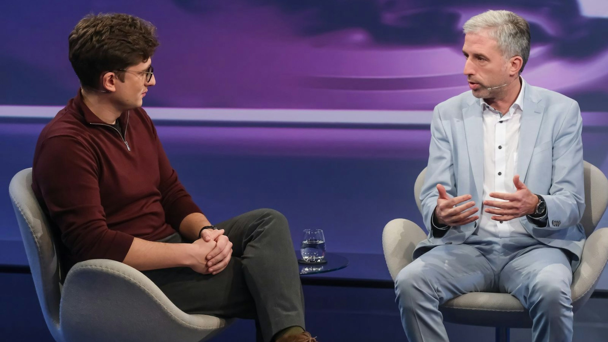 Philipp Türmer (links) und Boris Palmer zoffen sich bei Sandra Maischberger. (Bild: WDR/Oliver Ziebe)
