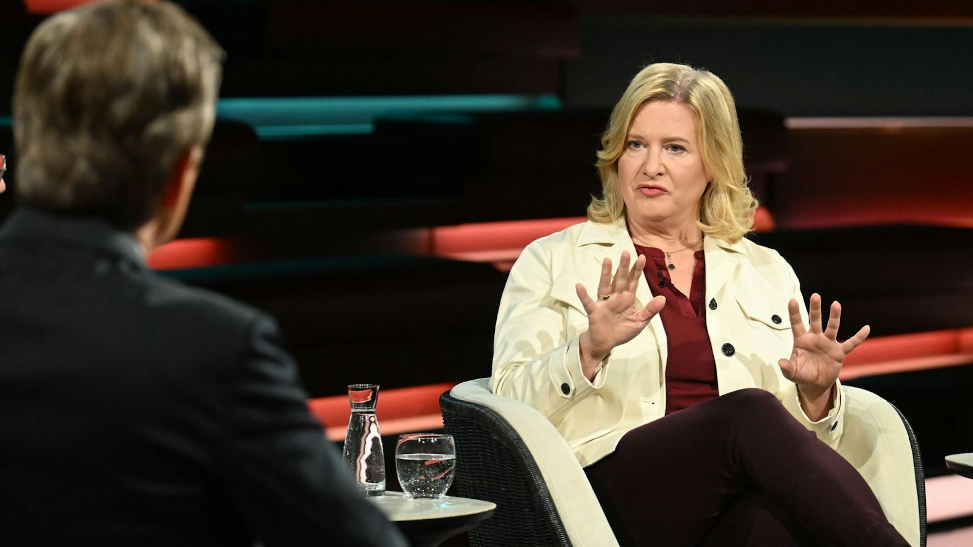 Journalistin Eva Quadbeck bezeichnete die Abstimmung der EVP mit rechten Fraktionen im EU-Parlament als „fatal“. (Bild: Cornelia Lehmann, ZDF)