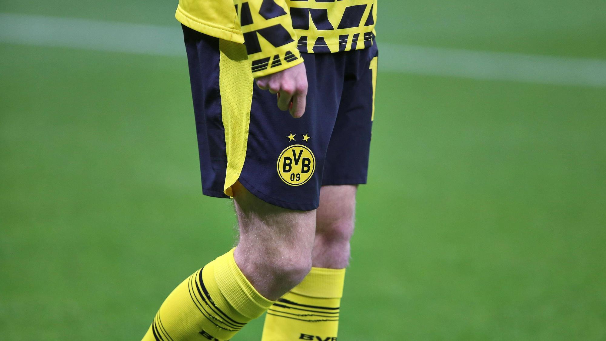 Das Bild zeigt Trikot, Hose und Stutzen von Borussia Dortmund. foto: IMAGO/dts Nachrichtenagentur