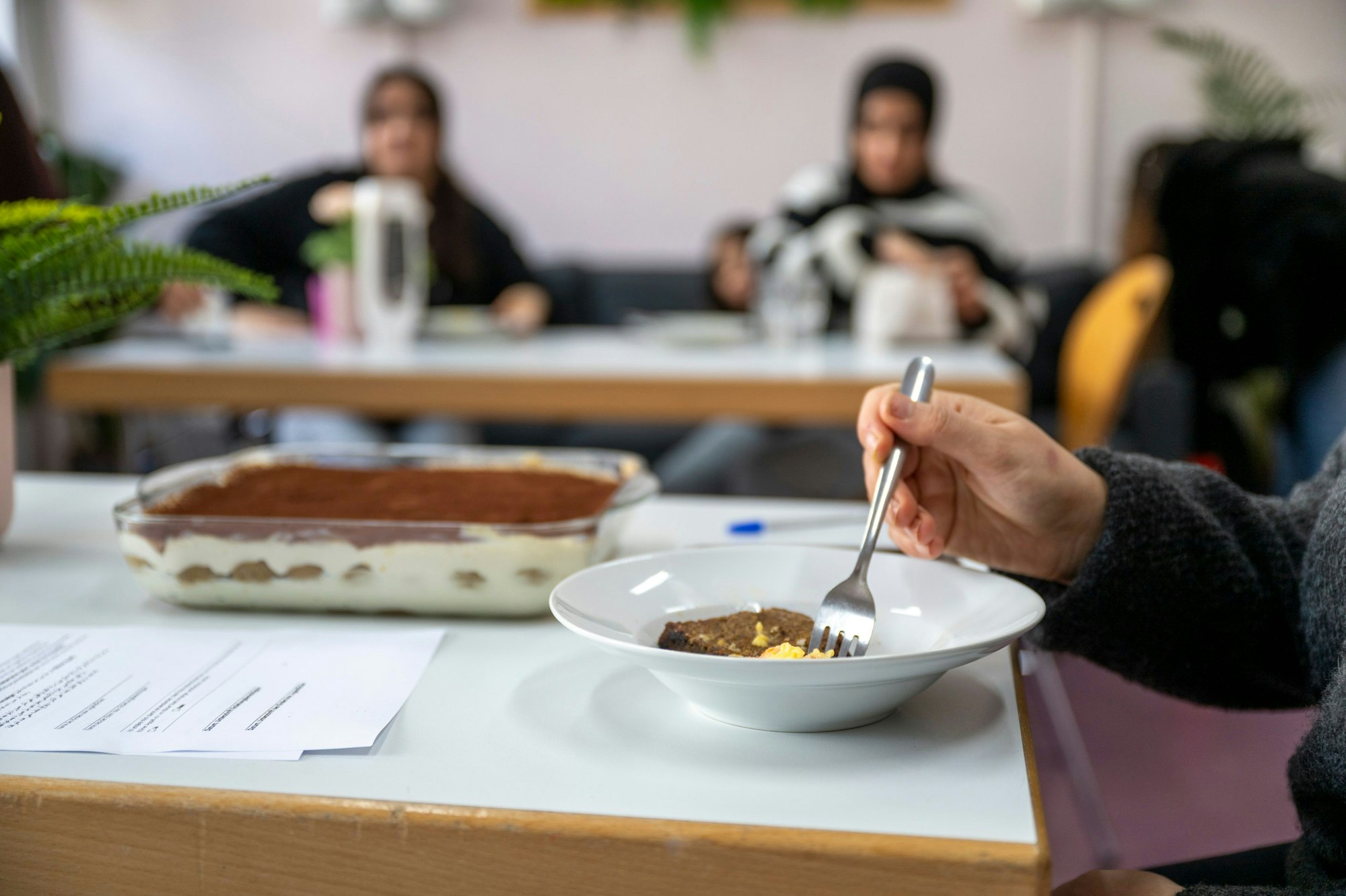 Im Bürgerzentrum Ehrenfeld gibt es kostenloses Mittagessen und Hausaufgabenbetreuung beim Kölner Appell gegen Rassismus.