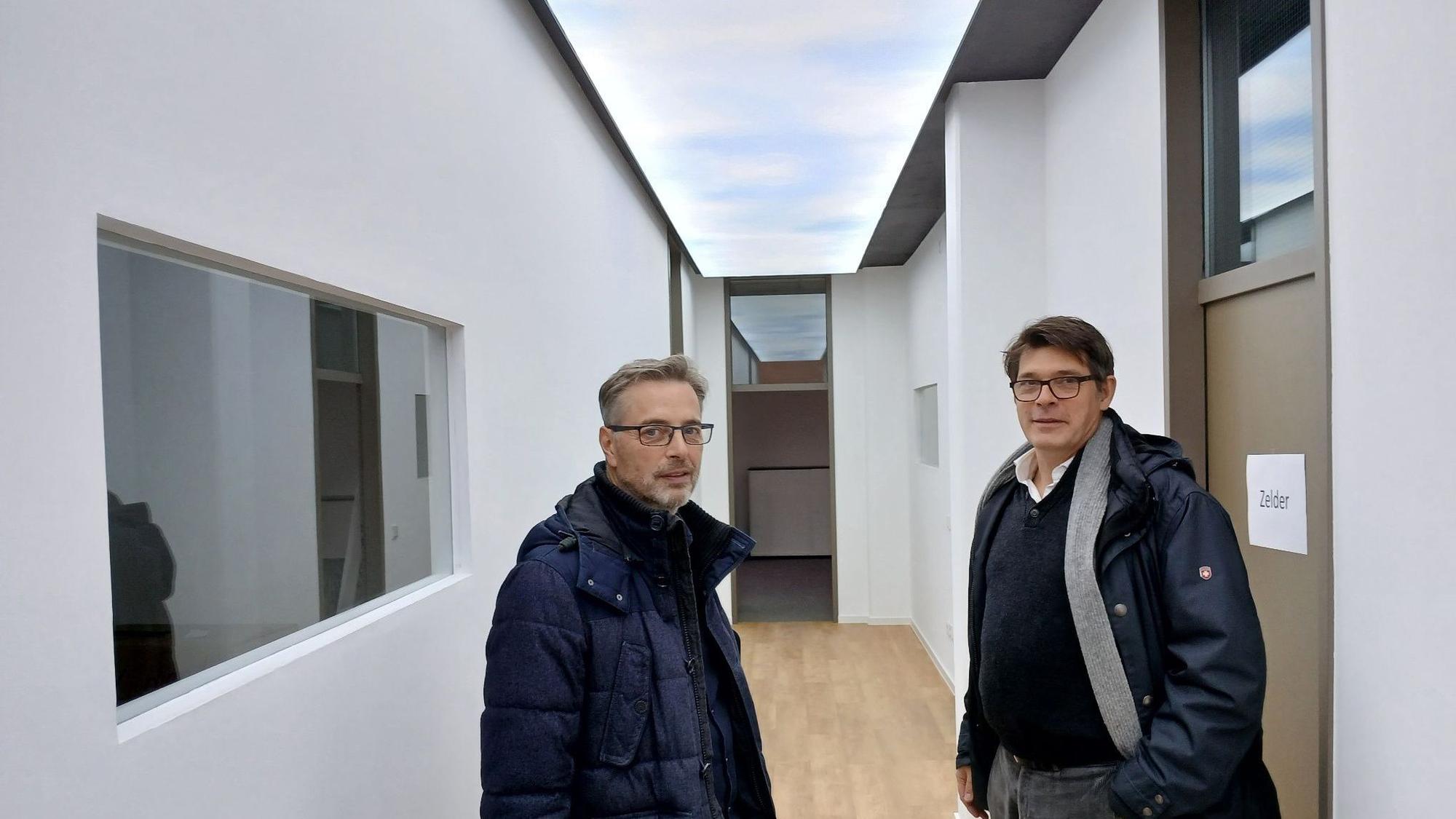 Neue Nutzung für das ehemalige AOK-Gebäude an der Theodor-Heuss-Straße, Arno Grigat (links) von der Rhein-Sieg-Treuhand GmbH und Architekt Roman Merten