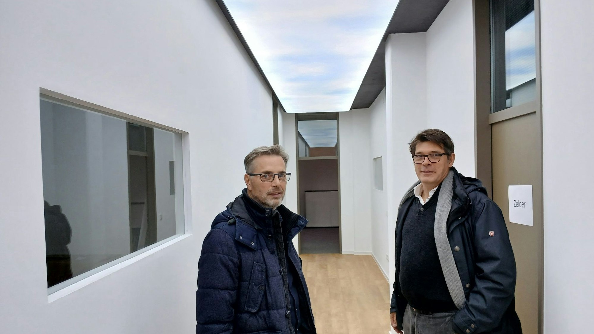 Neue Nutzung für das ehemalige AOK-Gebäude an der Theodor-Heuss-Straße, Arno Grigat (links) von der Rhein-Sieg-Treuhand GmbH und Architekt Roman Merten