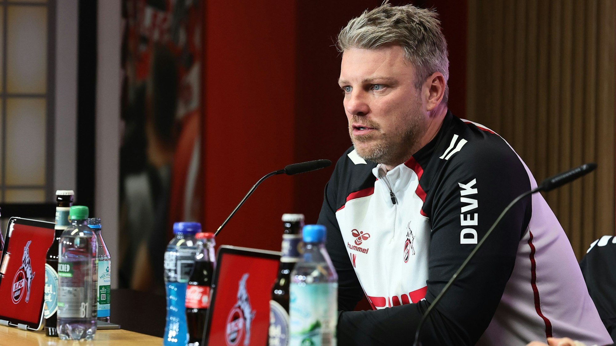 1. FC Köln, Pressekonferenz zum Heimspiel gegen Frankfurt, Lukas Kwasniok (1. FC Köln). 20.11.2025, Bild: Herbert Bucco