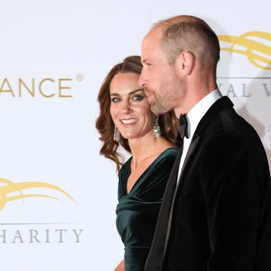 Prinzessin Kate und Prinz William lächeln bei der Royal Variety Performance.