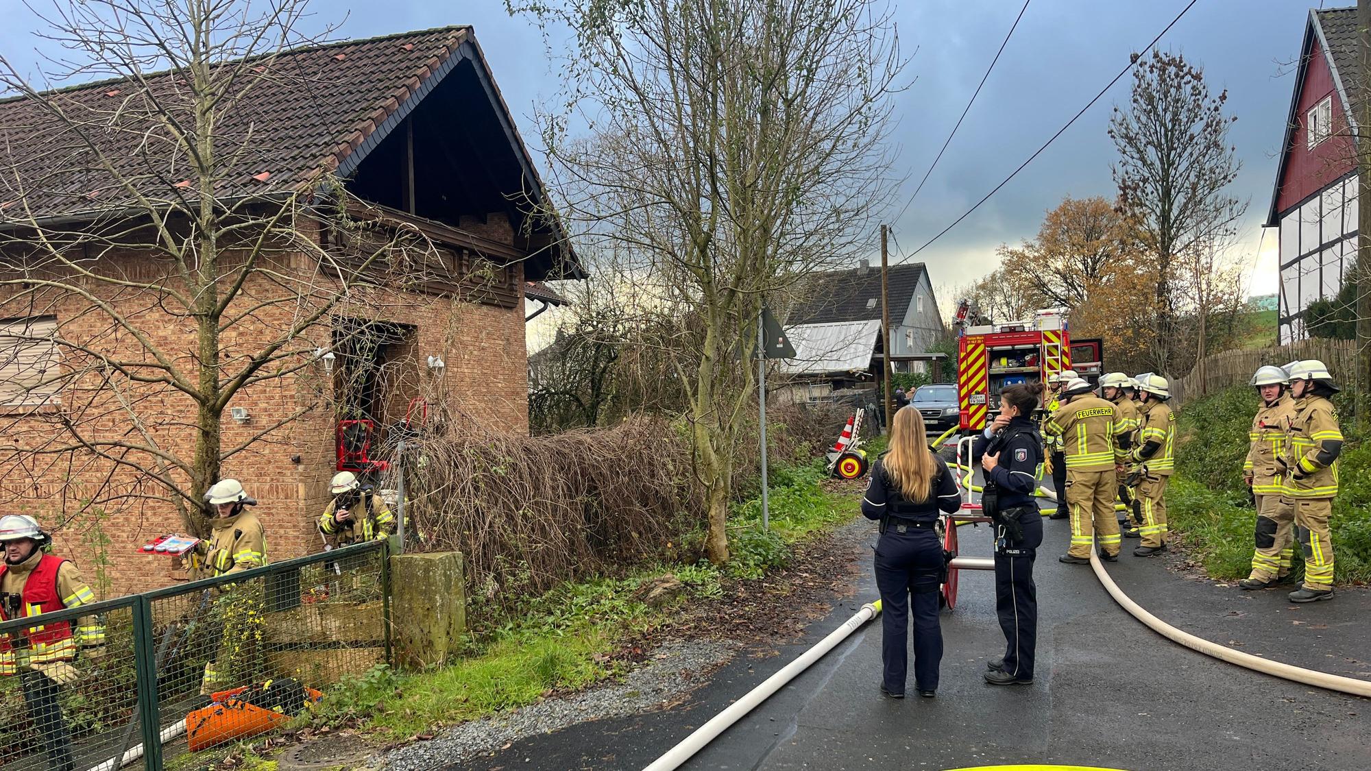 Bei einem Brand in Much-Werschberg sind zwei Menschen verletzt worden.