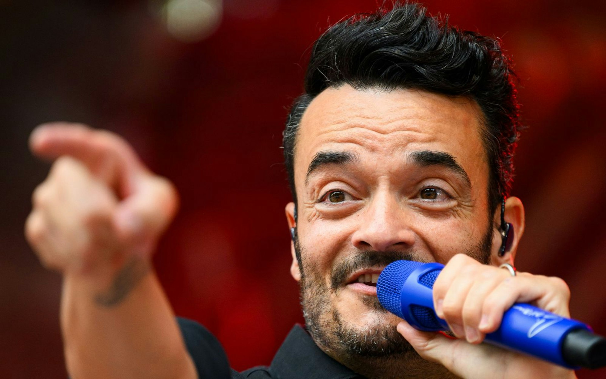 Heute ist Giovanni Zarrella mit Italo-Hits überaus erfolgreich. Sein großer Traum: „Ich würde meine Musik gerne einmal wie meine großen Vorbilder, die großen Italo-Amerikaner Frank Sinatra, Dean Martin oder Michael Bublé, in New York spielen“.
(Bild: 2025 Getty Images/Gregor Fischer)