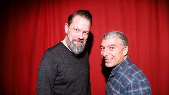 10.11.2025, Köln: Das Kabaretto-Duo Onkel Adrian Engels und Markus Riedinger (v. l.). Foto: Arton Krasniqi