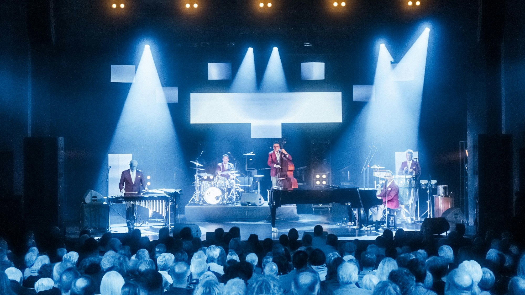 Das Erholungshaus als Spielstätte für die Leverkusener Jazztage steht auf dem Spiel, hier das Konzert von Götz Alsmann und Band.