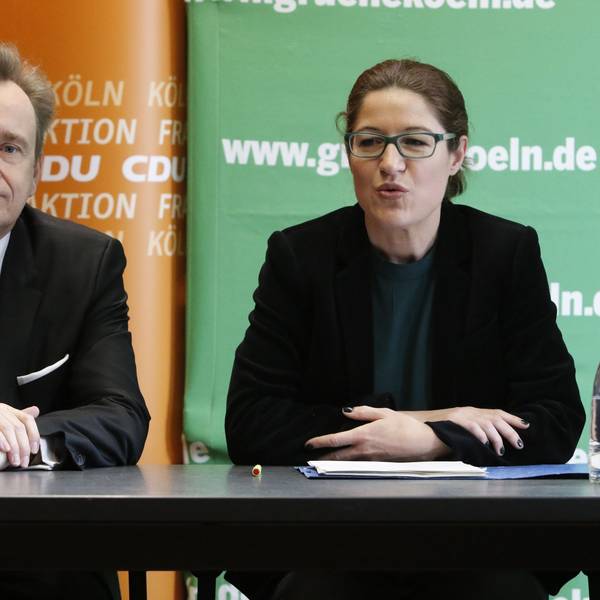 Das Bild zeigt den damaligen CDU-Fraktionschef Bernd Petelkau und Grünen-Parteichefin Kirsten Jahn, die vor zehn Jahren ein gemeinsames Ratsbündnis gegründet hatten. Foto: Michael Bause