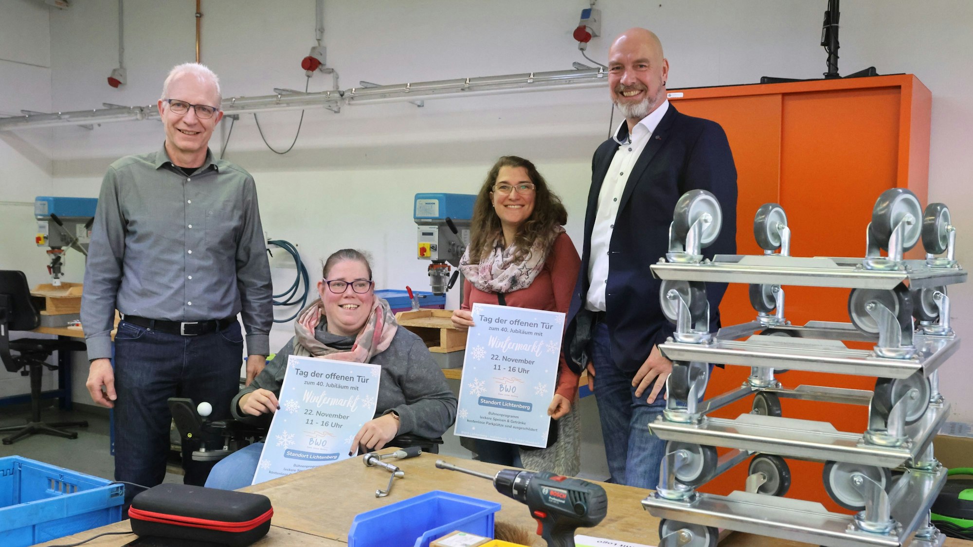 Willkommen: Standortleiter Rainer Köhler (l.), BWO-Leiter Oliver Meinhold und Mitarbeiter möchten möglichst viele Gäste begrüßen.