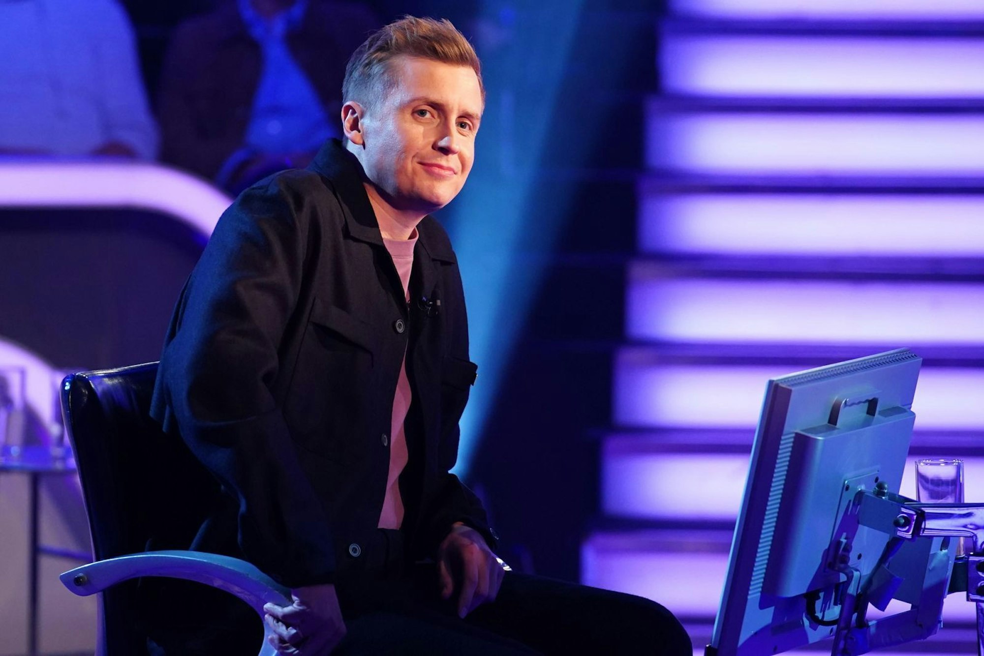 Später wurde er frecher und sagte schelmisch, er könne sich die Nachfolge von Jauch durchaus vorstellen. (Bild: RTL / Stefan Gregorowius)