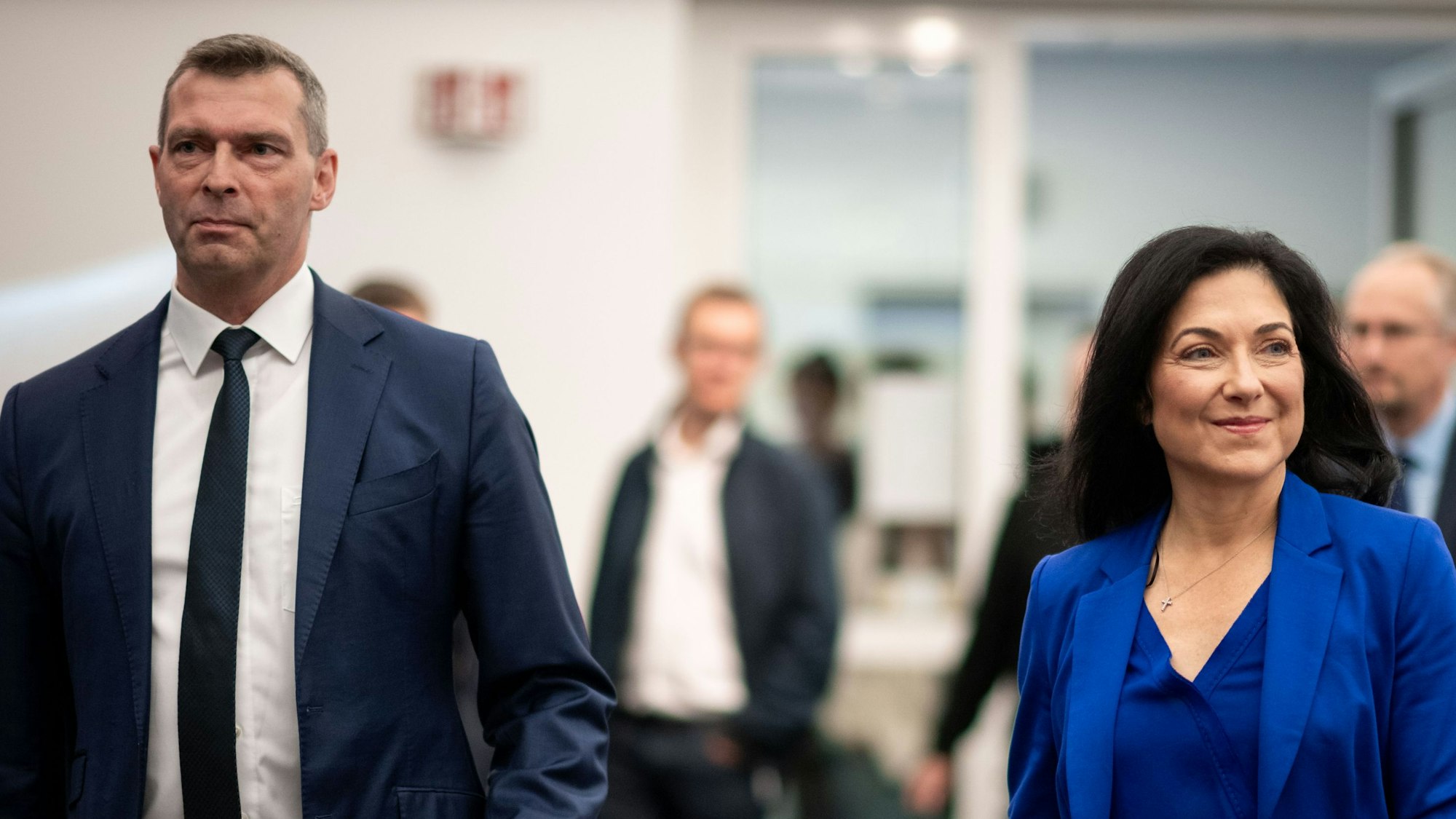 Markus Steilemann, CEO von Covestro, mit Bundeswirtschaftsministerin Katherina Reiche beim Besuch in Leverkusen am 31. Juli 2025
