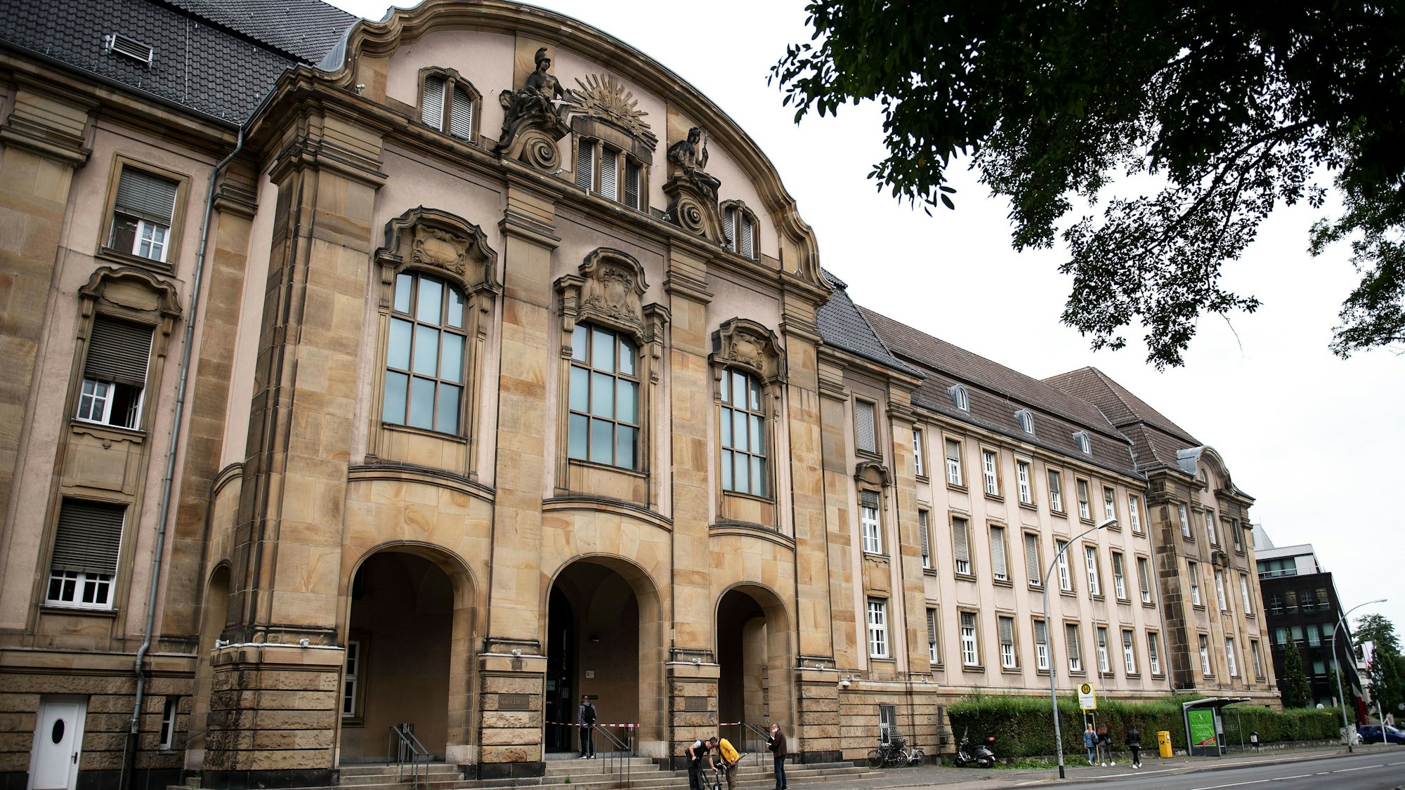 Das Landgericht in Mönchengladbach, das zugleich auch Sitz des Amtsgerichts ist. (Archivbild)