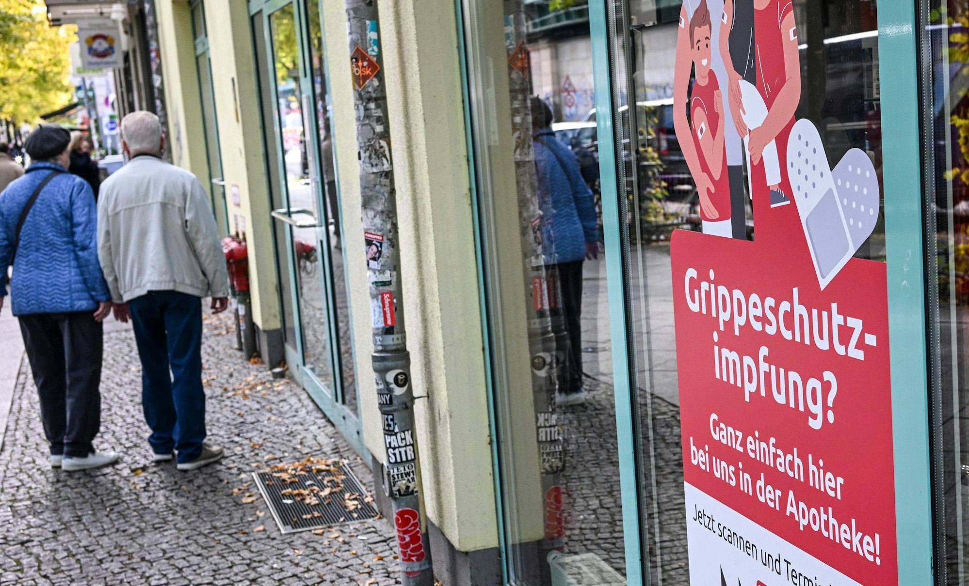 Mit der Grippe- kann man sich auch gleichzeitig die Corona-Impfung verabreichen lassen. (Archivbild)