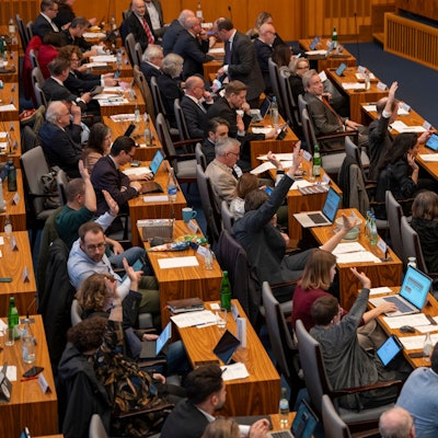 13.11.2025, Köln: Im Ratsaal findet eine Sitzung des Stadtrats statt. Foto: Uwe Weiser