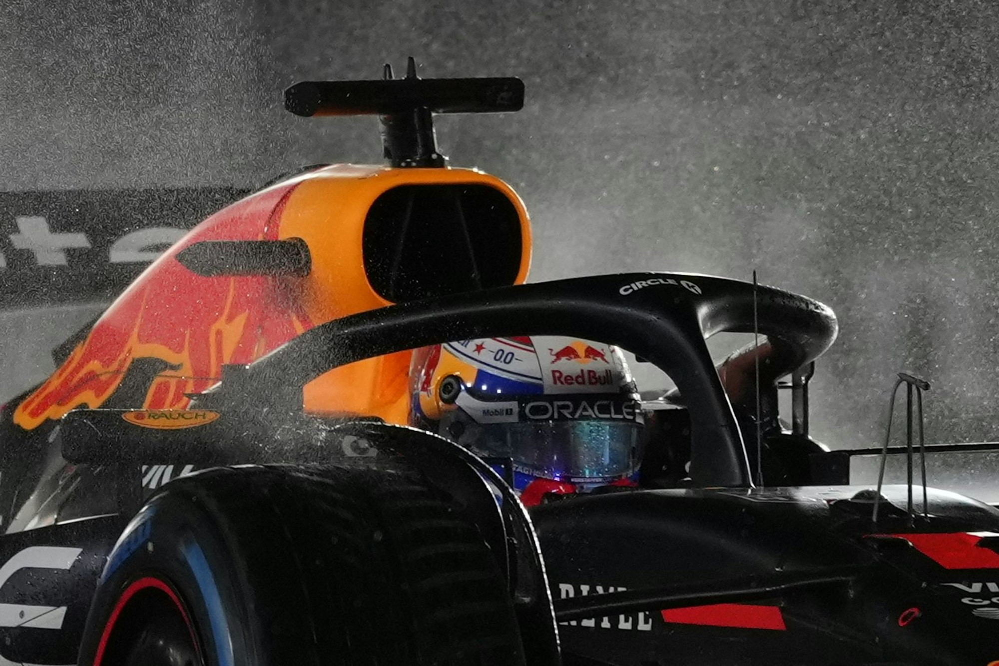 Verstappen schimpfte über die rutschigen Bedingungen.