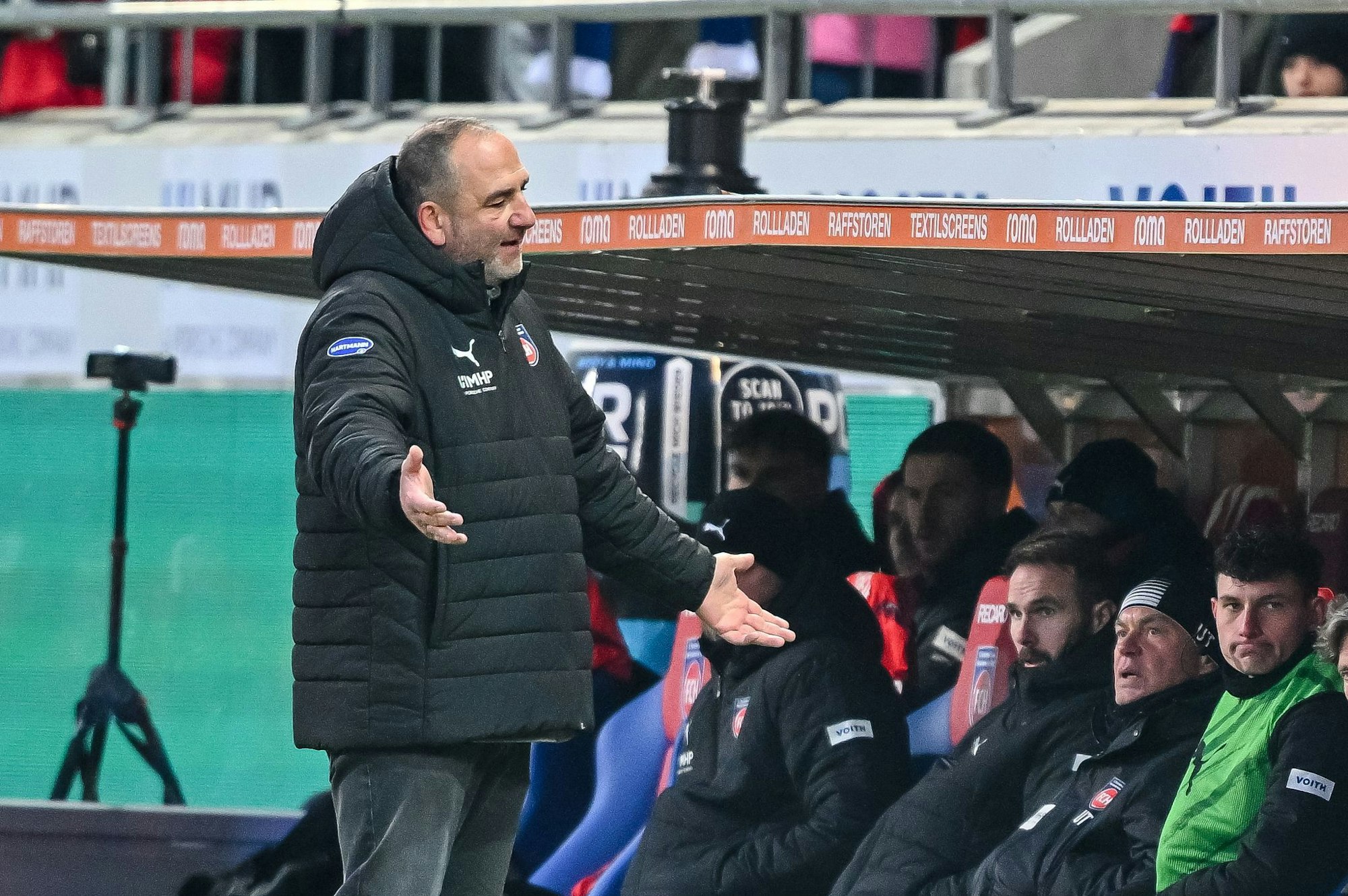 Für Frank Schmidt und seine Heidenheimer wird der Druck immer größer.