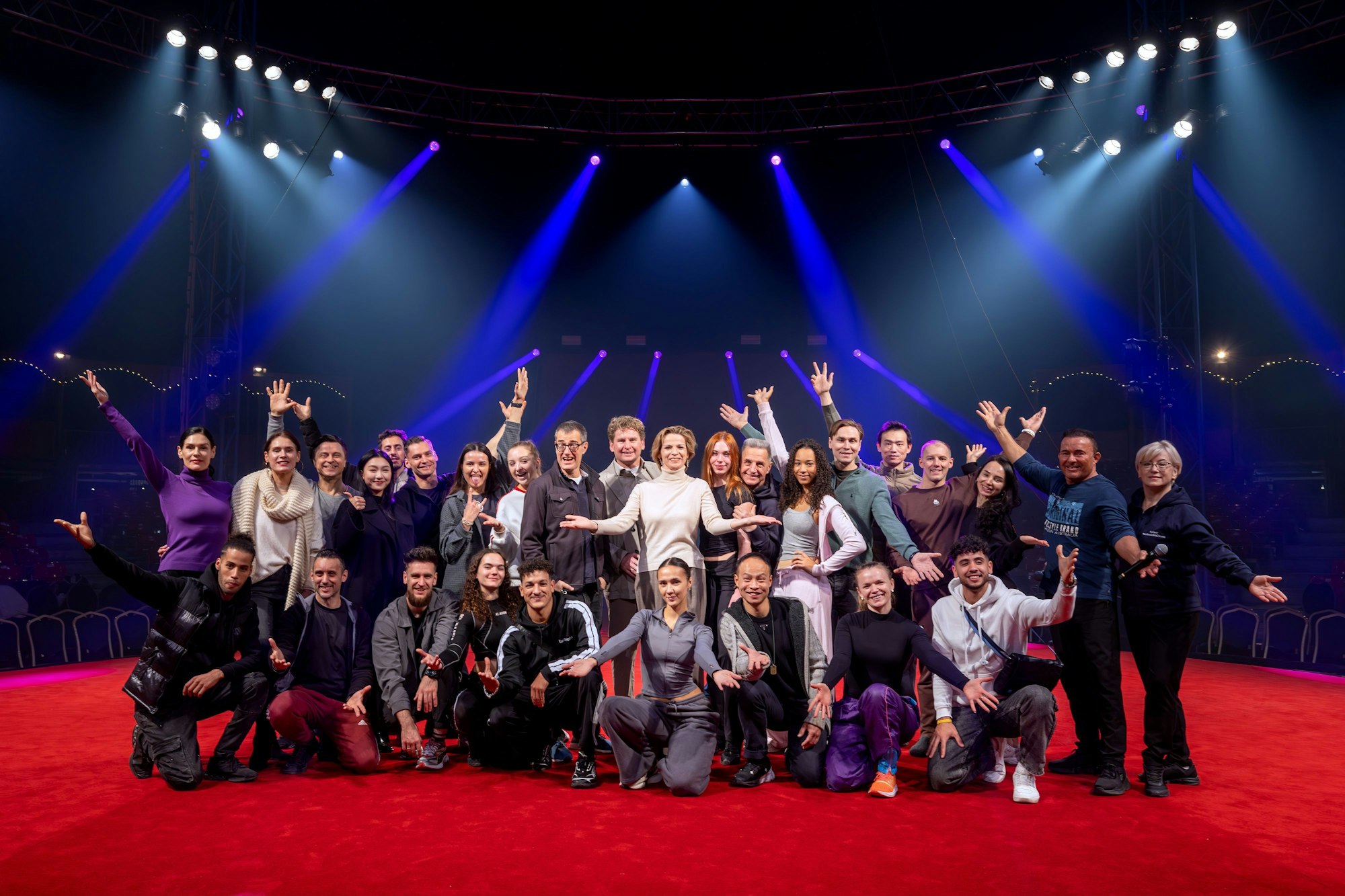 Gruppenbild im Kölner Weihnachtscircus.