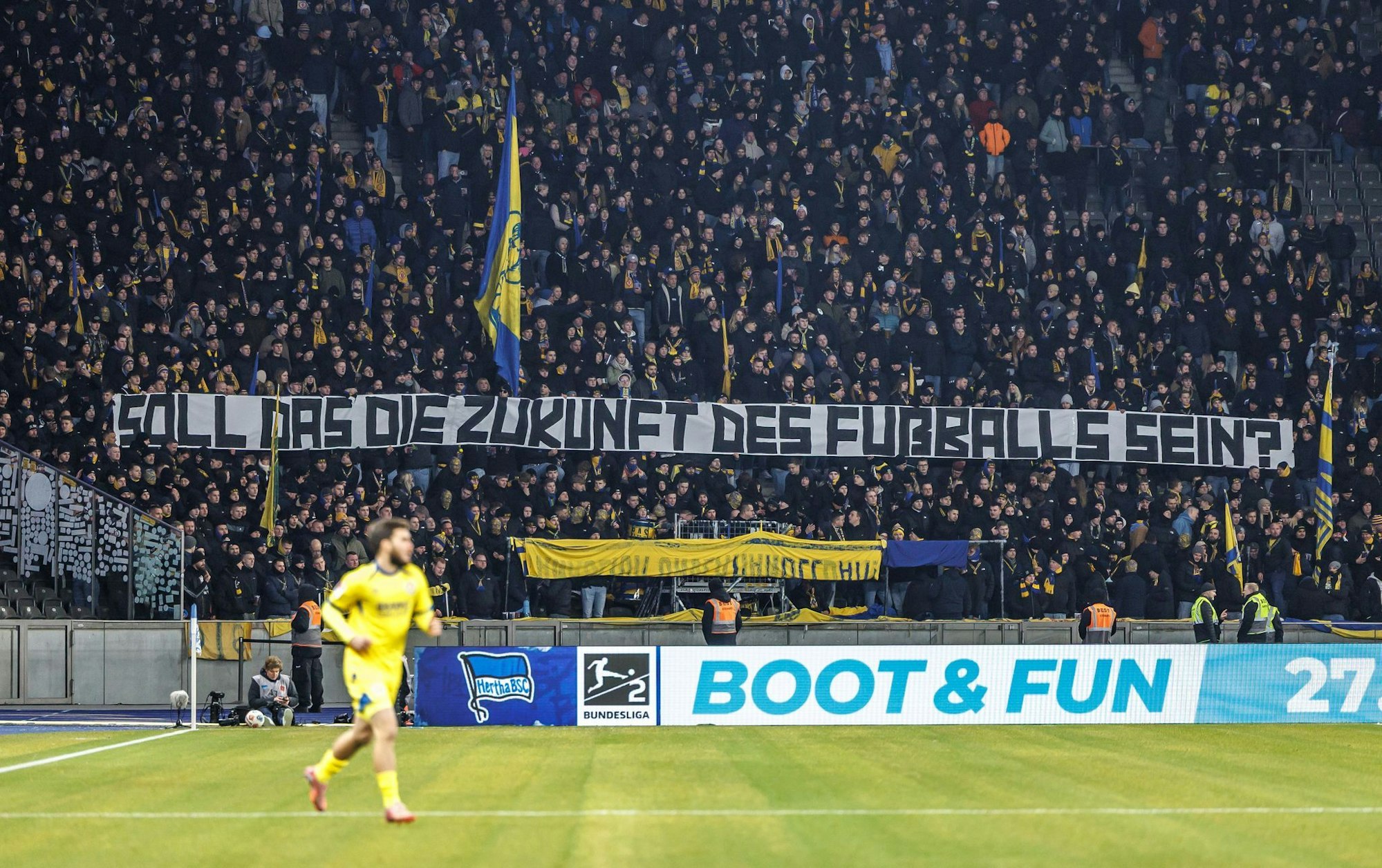 Fans von Eintracht Braunschweig haben protestiert.
