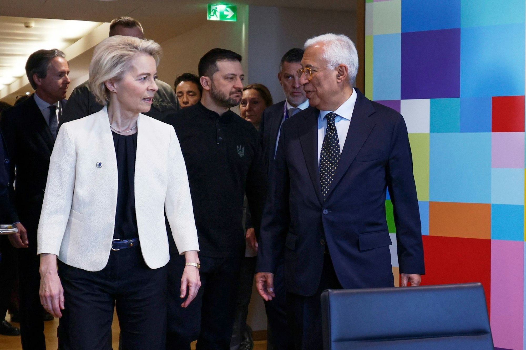 Tauschten sich telefonisch zur Lage aus: Ursula von der Leyen, Wolodymyr Selenskyj und António Costa. (Archivbild)