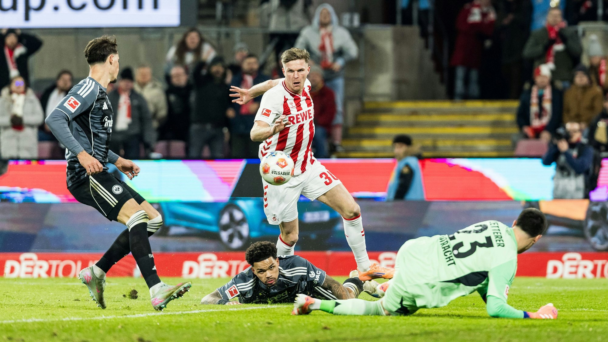 Marius Bülter brachte die Kölner mit seinem Treffer zum 2:4 zurück ins Spiel.