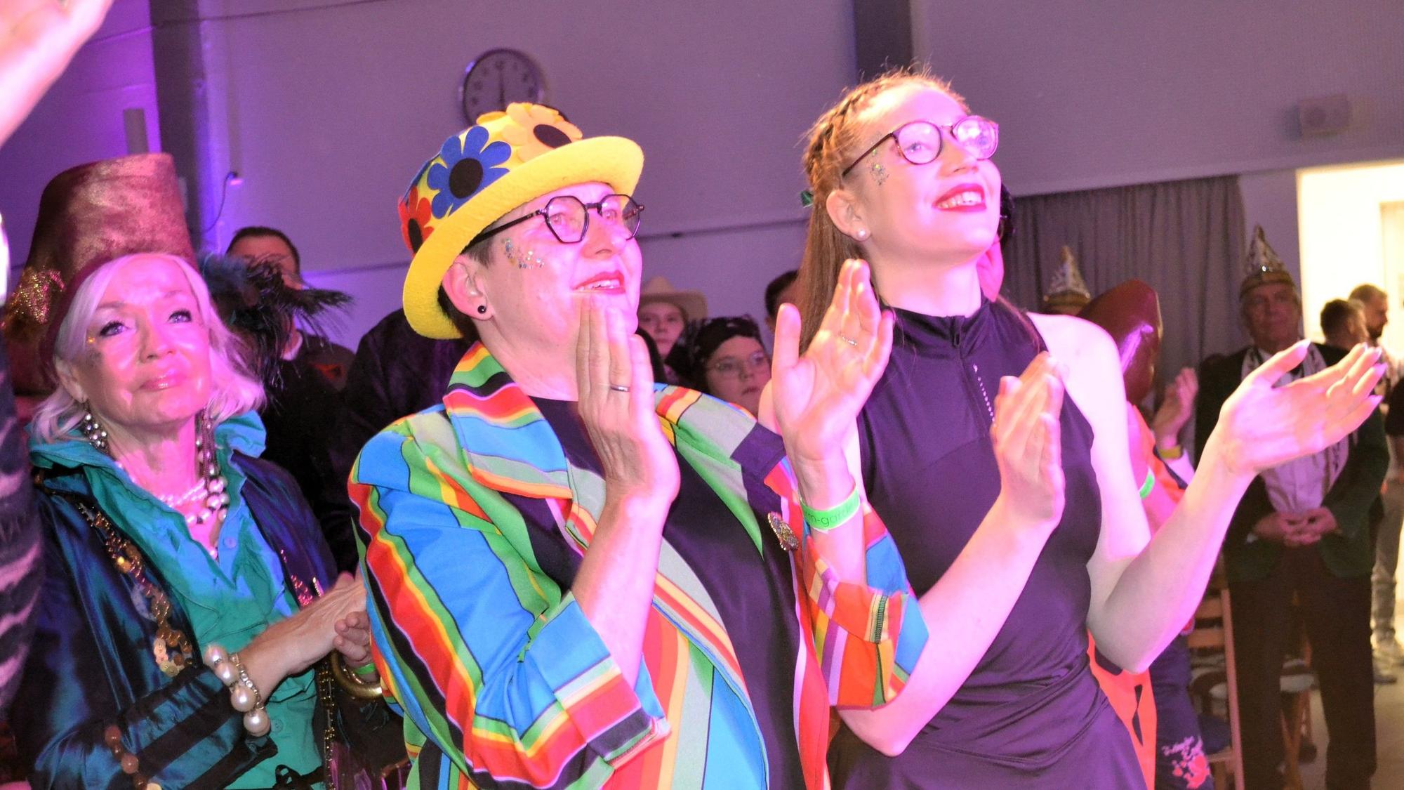 500 Besucher feierten das neue Prinzenpaar.