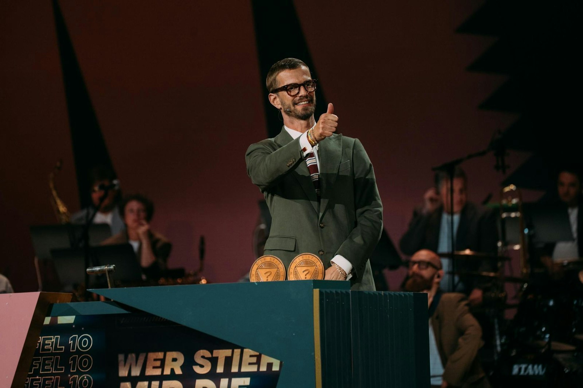 Joko trifft im Finale zum wiederholten Mal auf Olli Schulz. (Bild: Joyn)