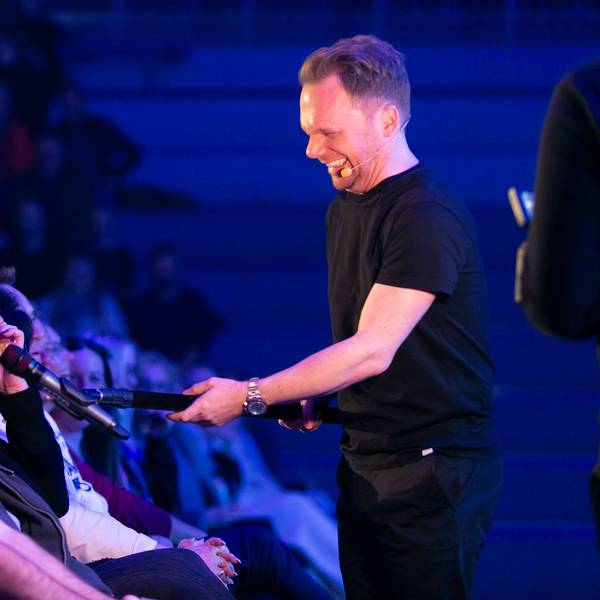 Das Foto zeigt Ralf Schmitz in der Schwalbe-Arena
