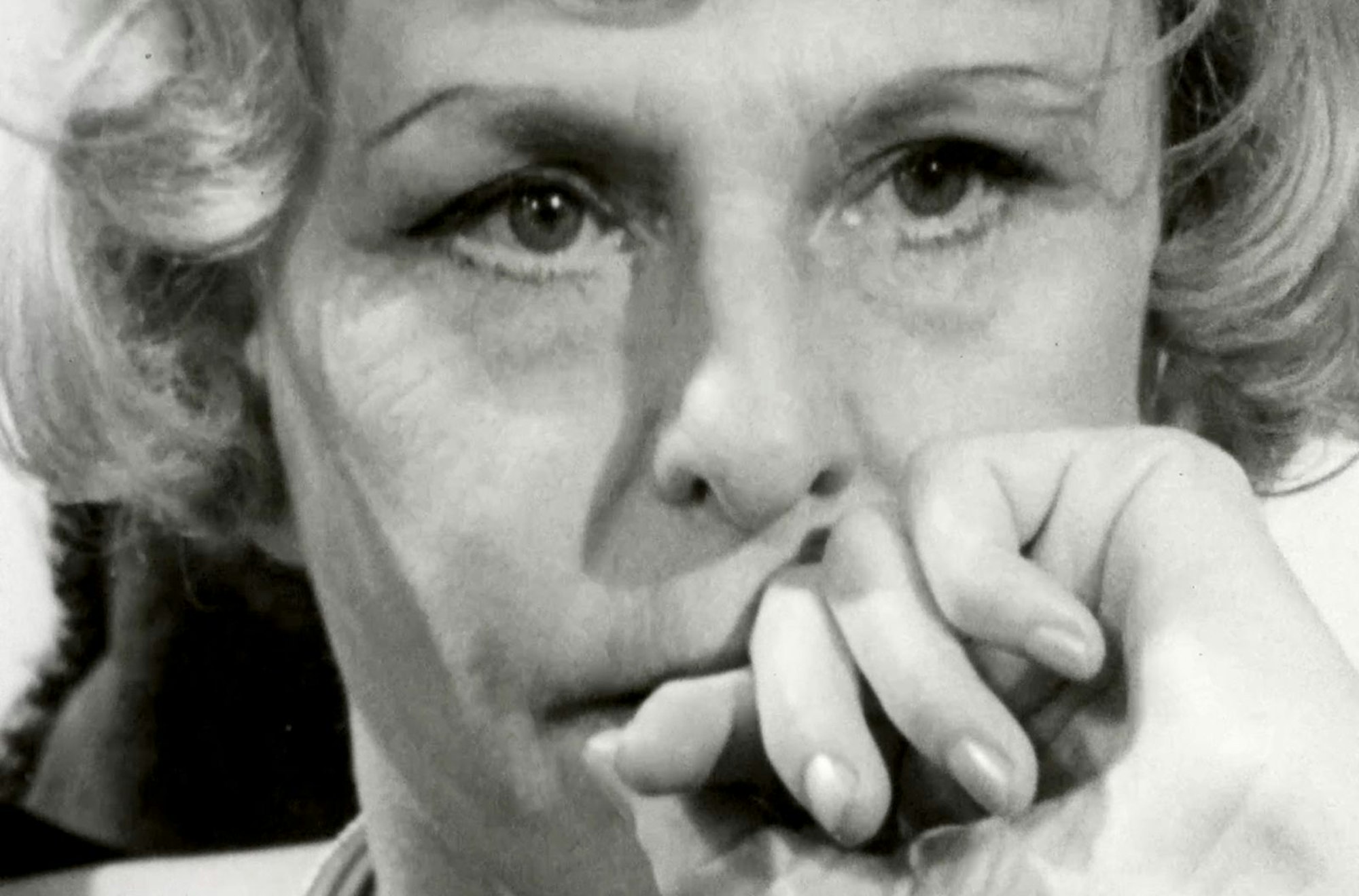 Leni Riefenstahl liebte es, sich zu erklären. In zahlreichen Interviews rund um den Globus war die ehemalige Nazi-Muse eine gefragte Gesprächspartnerin. Dies kommt Andres Veiels Dokumentarfilm „Riefenstahl“ zugute. Der Nachlass der 101 Jahre lebenden Bild-Künstlerin platzt vor Material aus allen Nähten. (Bild: WDR/CBC)