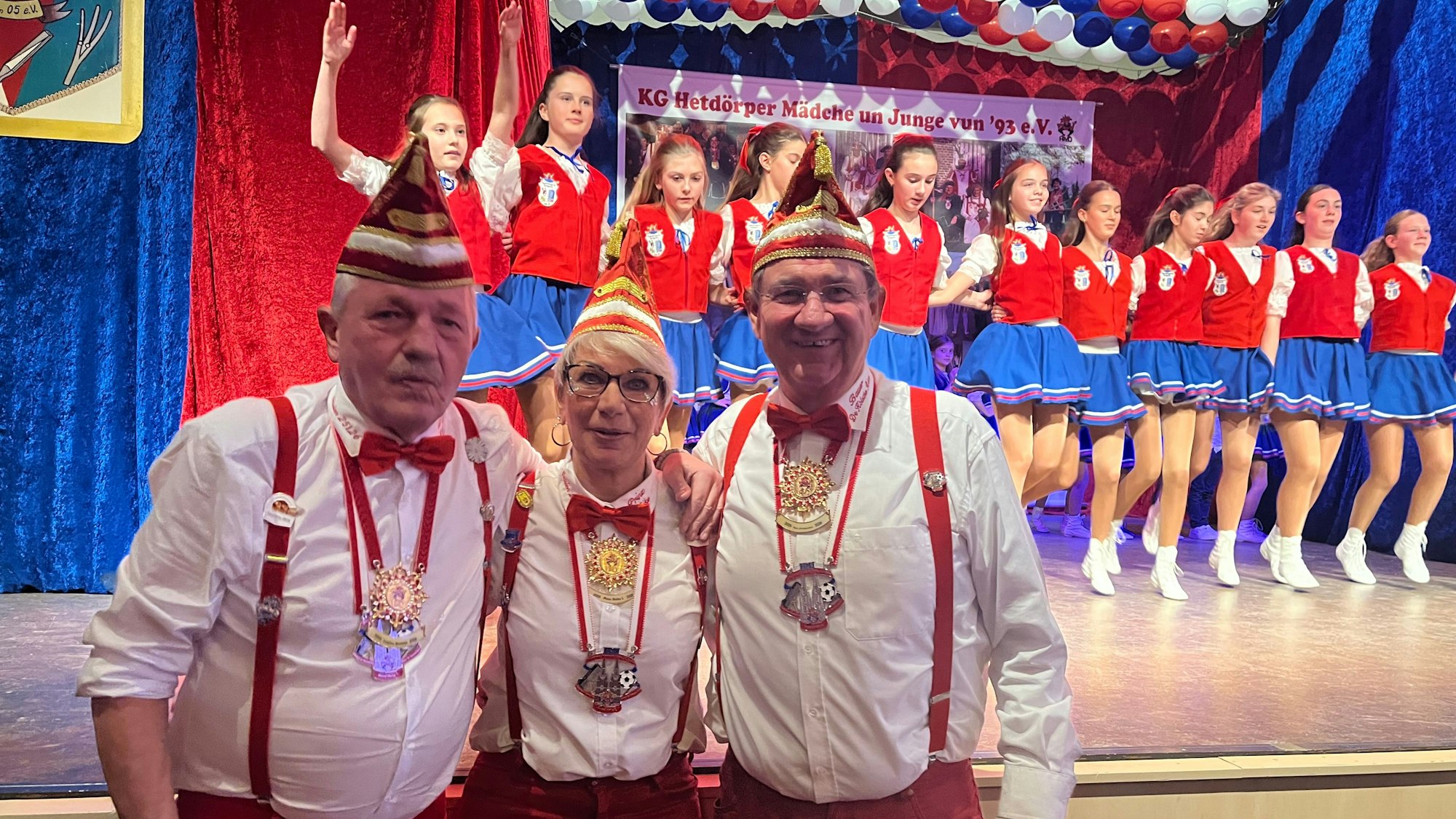 Das Hitdorfer Dreigestirn bei der Kostümsitzung.