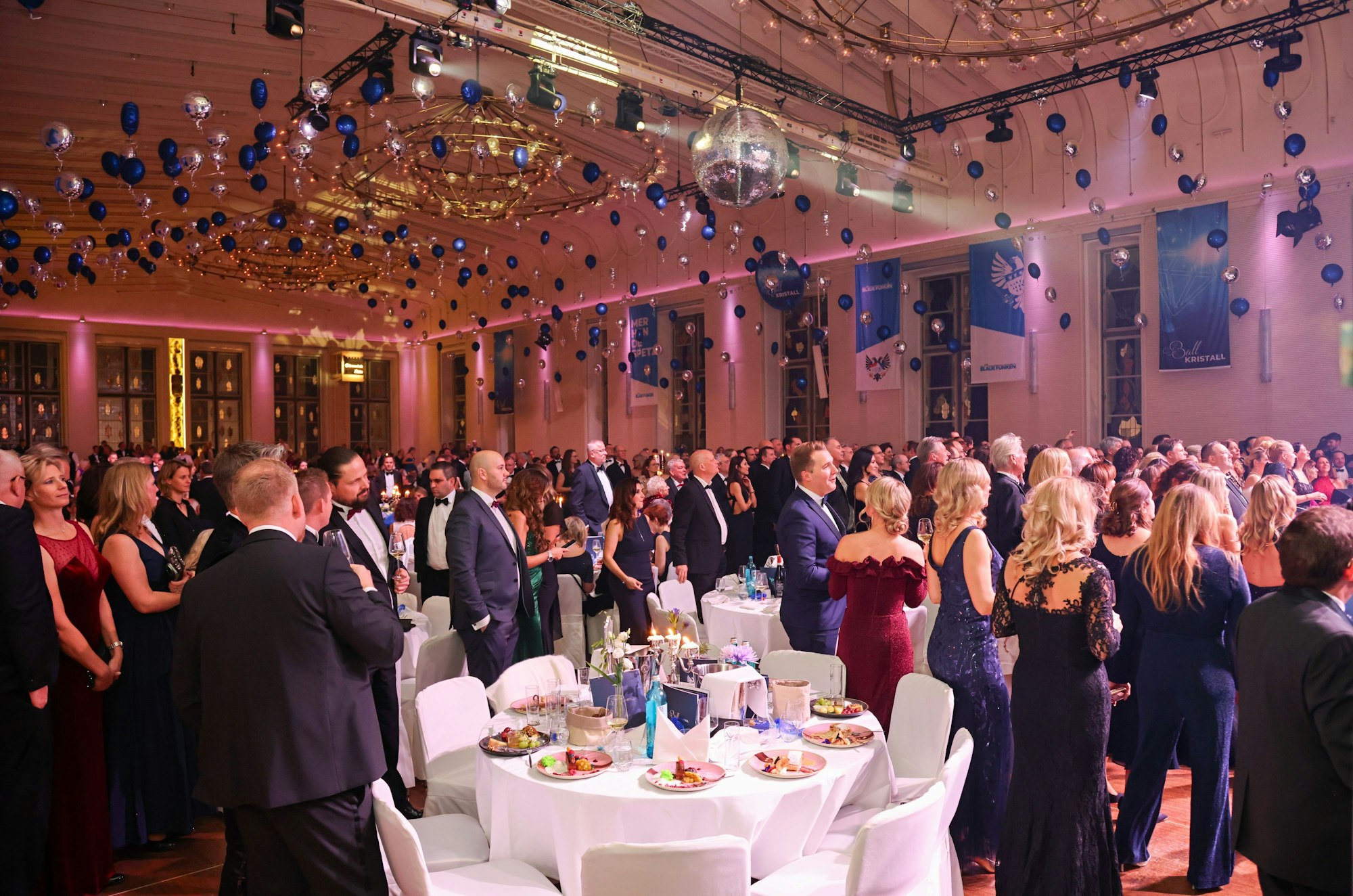 Blick in den Gürzenich beim BallKristall.