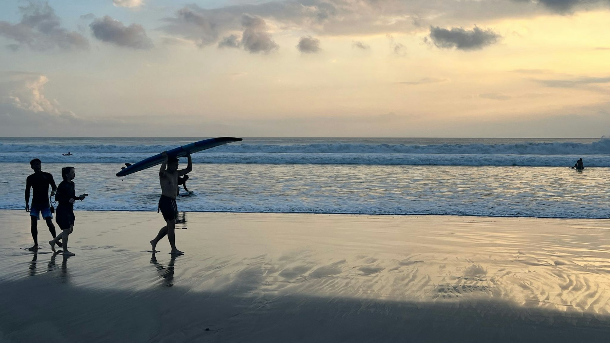 Die Insel der Götter gilt als Mekka für Surfer und ist bei Touristen aus aller Welt beliebt.