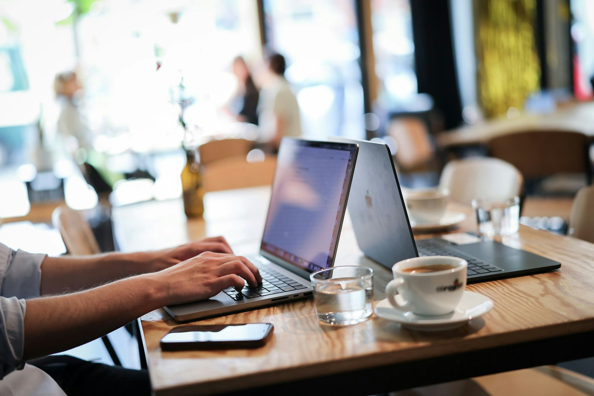 Wer eine passende Weiterbildung sucht, kann auf spezialisierten Portalen zahlreiche Kurse und Beratungsmöglichkeiten finden.